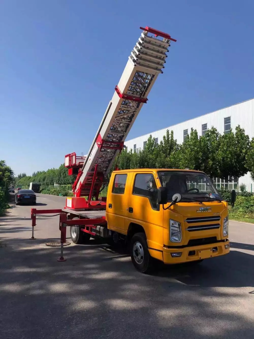 瑞安附近的云梯车出租服务：轻松解决高空作业需求