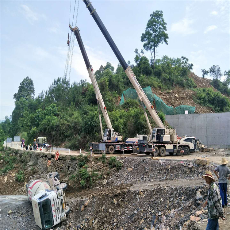 瑞安汽车掉沟里叫吊车救援要多少钱
