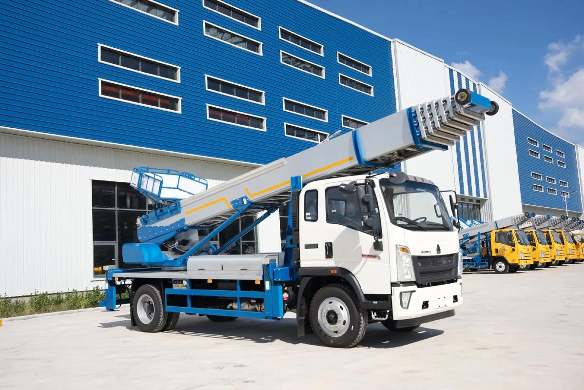 瑞安出租云梯车高空作业车 建筑垃圾搬运